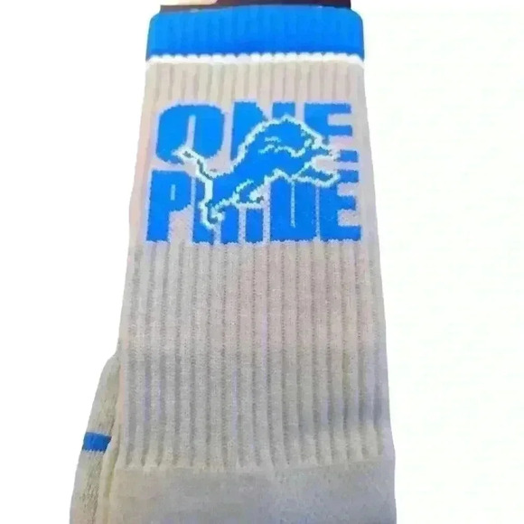 Detroit Lions premium knit crew socks sz M/L - Picture 2 of 3